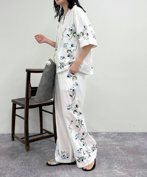 fredy emue(フレディエミュ)の「《セットアップ対応》カラフル刺繍シャツ(シャツ/ブラウス・レディース・ブラック/オフホワイト・38)」の5枚目の写真