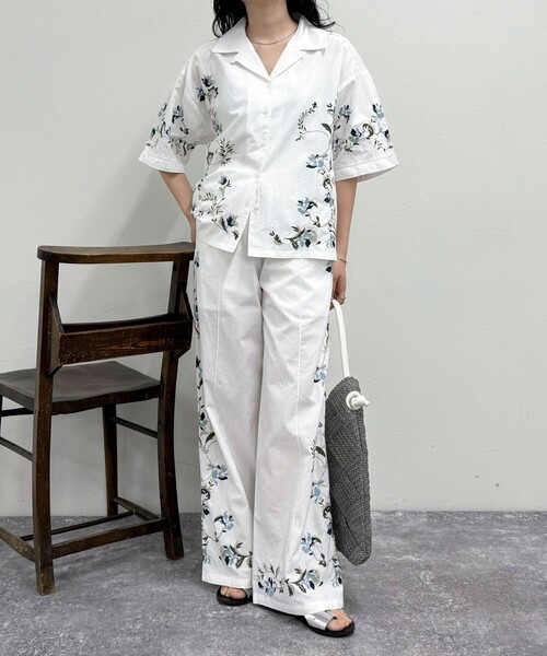 fredy emue(フレディエミュ)の「《セットアップ対応》カラフル刺繍シャツ(シャツ/ブラウス・レディース・ブラック/オフホワイト・38)」の3枚目の写真