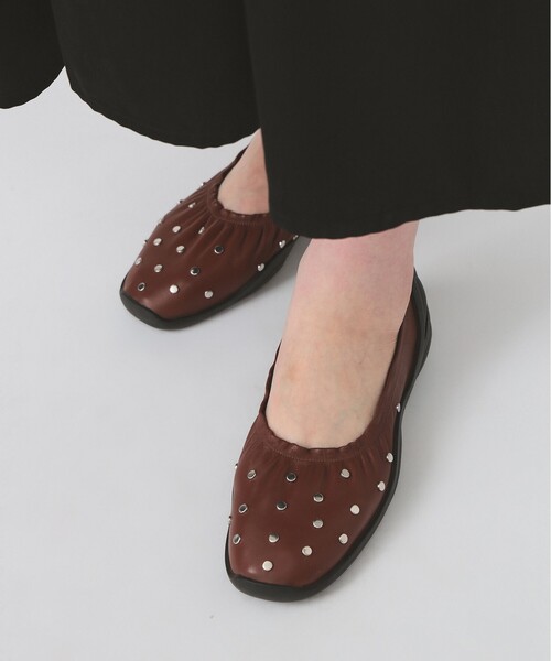 Ray BEAMS（レイビームス）の「MOHI / スタッズ シューズ（バレエシューズ・レディース・ダークブラウン/ブラック・38/37/36/39）」の4枚目の写真