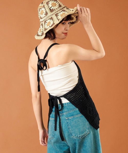 anap mimpi（アナップミンピ）の「裾スカラップ 透かし編みホルター キャミソール（キャミソール・レディース・キナリ/ブラック・FREE）」の13枚目の写真