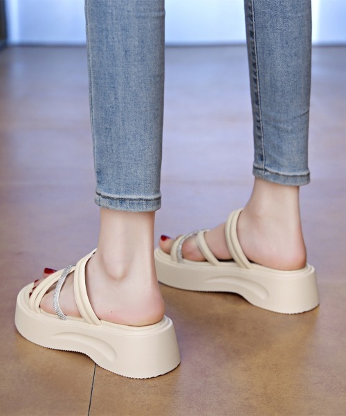 Miniministore(ミニミニストア)の「厚底サンダル クロスストラップ夏靴 軽量(サンダル・レディース・ブラック/アイボリー・24.0cm/23.5cm/23.0cm/22.5cm/24.5cm)」の10枚目の写真