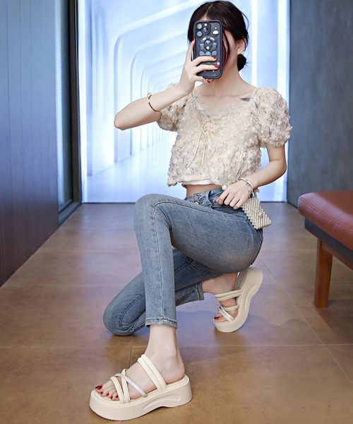 Miniministore(ミニミニストア)の「厚底サンダル クロスストラップ夏靴 軽量(サンダル・レディース・ブラック/アイボリー・24.0cm/23.5cm/23.0cm/22.5cm/24.5cm)」の18枚目の写真