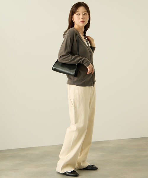 NAVY(ネイビー)の「nAvy カシミヤタッチVカーディガン(カーディガン/ボレロ・レディース・ネイビー/ブラック/チャコールグレー・M/L)」の21枚目の写真