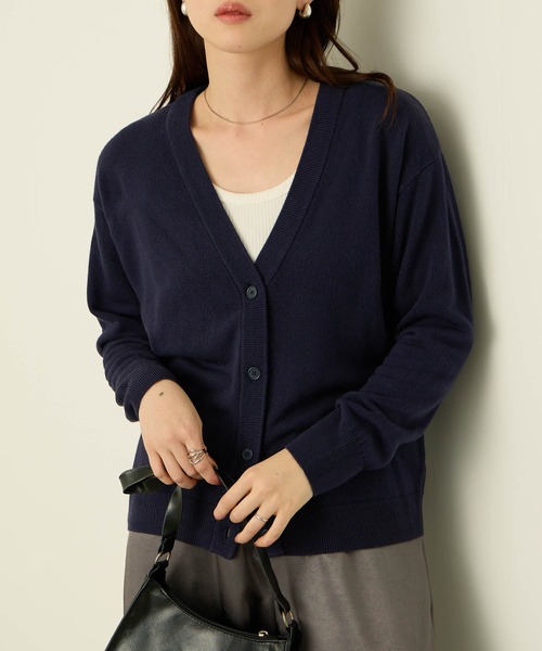 NAVY(ネイビー)の「nAvy カシミヤタッチVカーディガン(カーディガン/ボレロ・レディース・ネイビー/ブラック/チャコールグレー・M/L)」の16枚目の写真