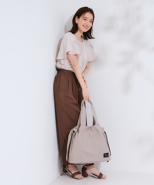 SHOO・LA・RUE（シューラルー）の「【撥水】ビッグ巾着トートバッグ（トートバッグ・レディース・ブラック/ブラウン系その他/ブルー・00）」の4枚目の写真