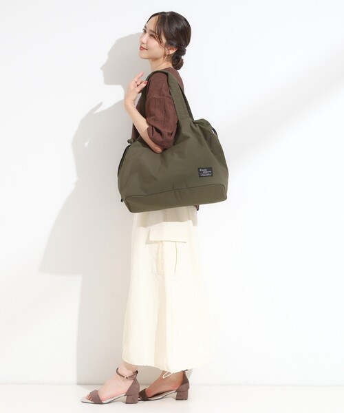SHOO・LA・RUE（シューラルー）の「【撥水】ビッグ巾着トートバッグ（トートバッグ・レディース・ブラック/ブラウン系その他/ブルー・00）」の6枚目の写真