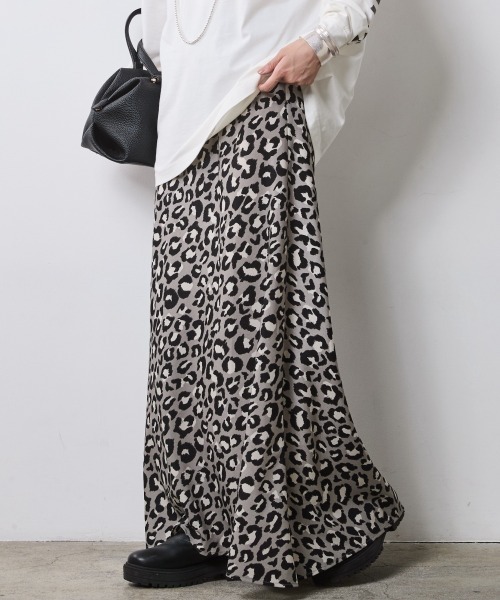 CHIC STYLE（シックスタイル）の「レオパード柄ナローマキシスカート＜大きいサイズ有＞シックスタイル（スカート・レディース・グレー系/ブラウン系・5L/4L/3L/LL/L/M）」の2枚目の写真