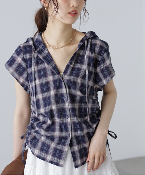 FREE'S MART(フリーズマート)の「チェック柄フードキャップスリーブシャツ(シャツ/ブラウス・レディース・ベージュ系その他/ダークネイビー・FREE)」の3枚目の写真