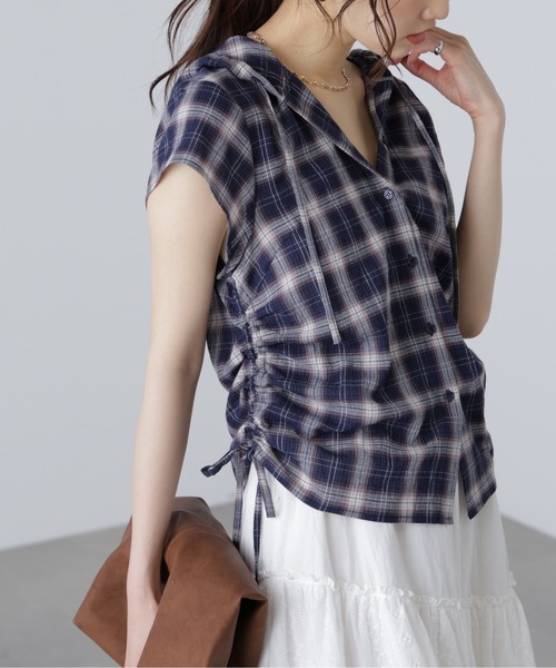 FREE'S MART(フリーズマート)の「チェック柄フードキャップスリーブシャツ(シャツ/ブラウス・レディース・ベージュ系その他/ダークネイビー・FREE)」の6枚目の写真