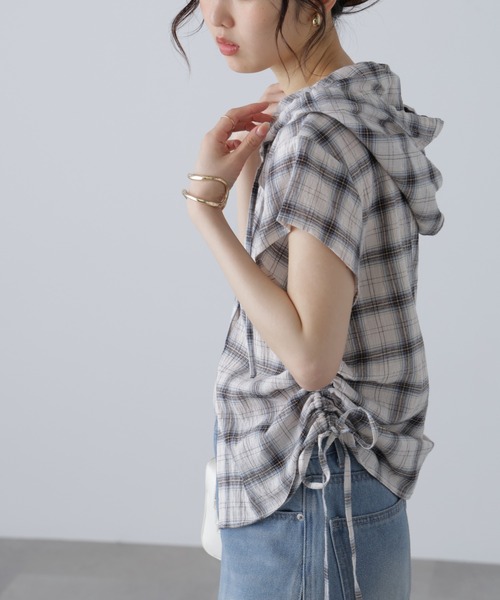 FREE'S MART(フリーズマート)の「チェック柄フードキャップスリーブシャツ(シャツ/ブラウス・レディース・ベージュ系その他/ダークネイビー・FREE)」の13枚目の写真