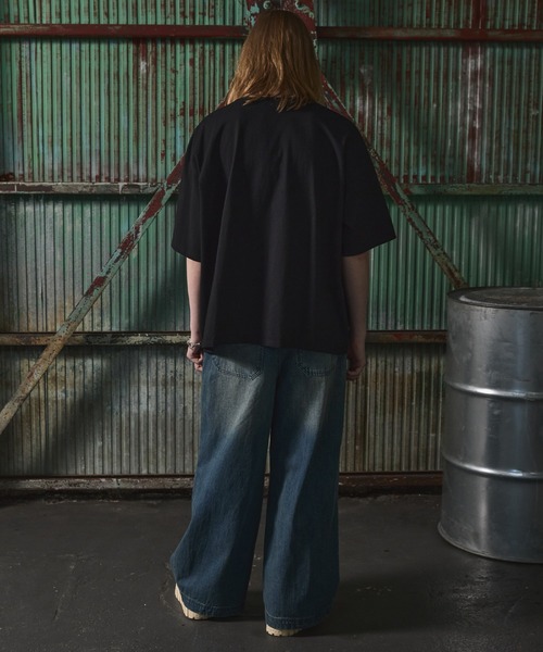 ANEDIST（アンディスト）の「グラフィックプリントTシャツ（T