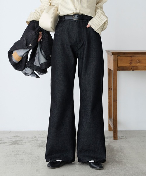 BONLECILL（ボンルシール）の「【デニムジャケットとセットアップ対応】パリジェンヌセミフレアデニムパンツ（デニムパンツ・レディース・ネイビー/ブラック・S/M/L）」の2枚目の写真