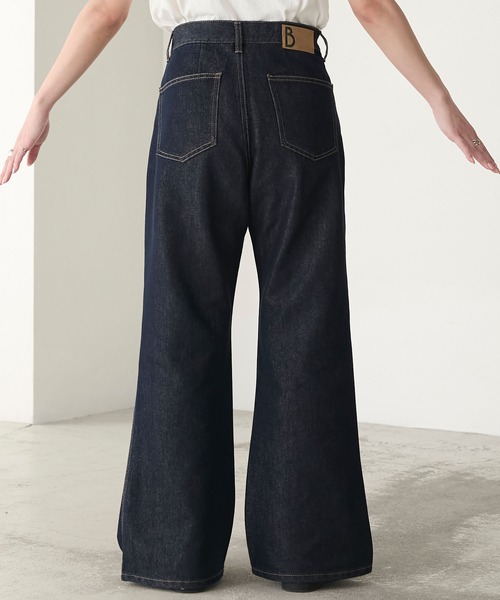 BONLECILL（ボンルシール）の「【デニムジャケットとセットアップ対応】パリジェンヌセミフレアデニムパンツ（デニムパンツ・レディース・ネイビー/ブラック・S/M/L）」の3枚目の写真