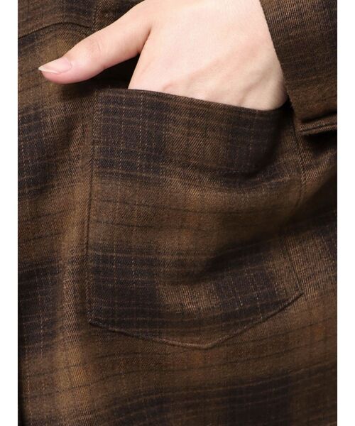 EMODA(エモダ)の「クロップフードシャツ(シャツ/ブラウス・レディース・ブラック/カーキ/ブラウン・FREE)」の21枚目の写真