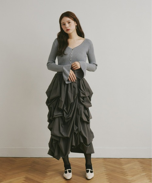 Olu.（オルドット）の「パールショート丈カーディガン（カーディガン/ボレロ・レディース・ボルドー/ブラック/グレー/ベージュ・FREE）」の6枚目の写真