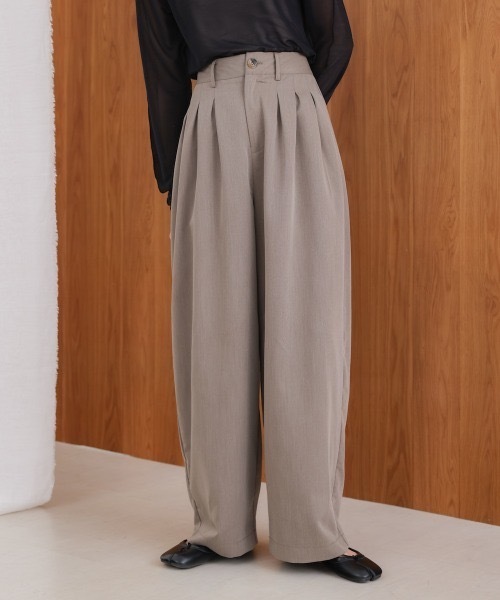 Bab(バブ)の「【S・Mサイズ展開】トリプルタックワイドパンツ(スラックス・レディース・アイボリー/チャコールグレー/グレー系その他・MEDIUM)」の3枚目の写真