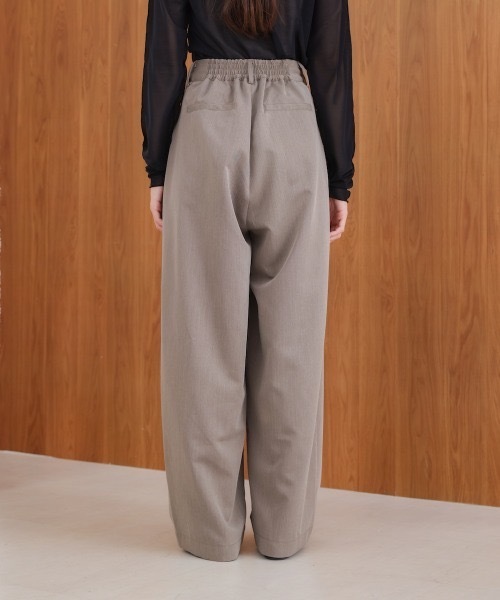 Bab(バブ)の「【S・Mサイズ展開】トリプルタックワイドパンツ(スラックス・レディース・アイボリー/チャコールグレー/グレー系その他・MEDIUM)」の17枚目の写真