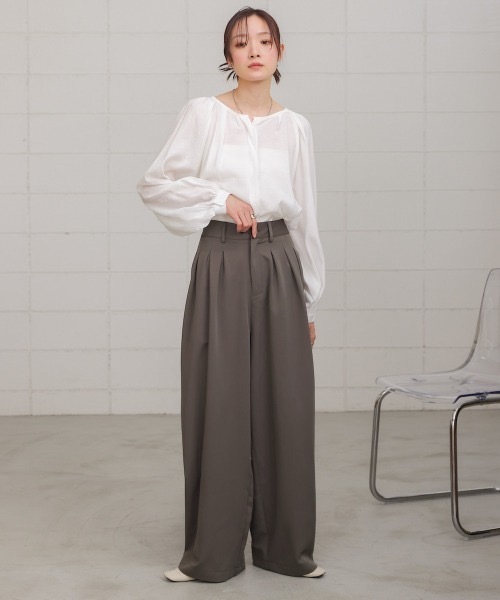 Bab(バブ)の「【S・Mサイズ展開】トリプルタックワイドパンツ(スラックス・レディース・アイボリー/チャコールグレー/グレー系その他・MEDIUM)」の13枚目の写真