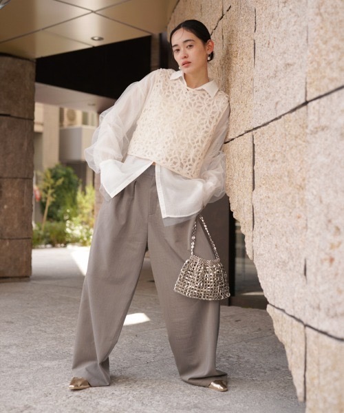 Bab(バブ)の「【S・Mサイズ展開】トリプルタックワイドパンツ(スラックス・レディース・アイボリー/チャコールグレー/グレー系その他・MEDIUM)」の4枚目の写真