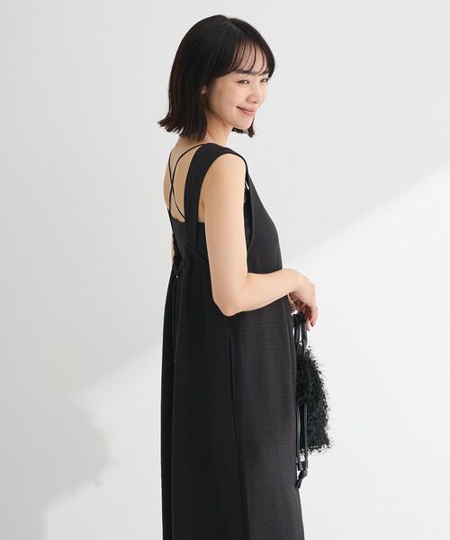 Green　Parks（グリーンパークス）の「接触冷感 麻調ゆったりサロペット（サロペット/オーバーオール・レディース・ブラウン/ブラック/グレー・FREE）」の10枚目の写真