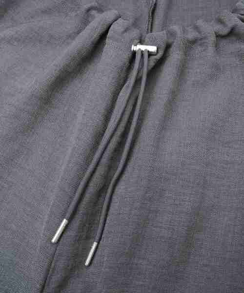 Green　Parks（グリーンパークス）の「接触冷感 麻調ゆったりサロペット（サロペット/オーバーオール・レディース・ブラウン/ブラック/グレー・FREE）」の22枚目の写真