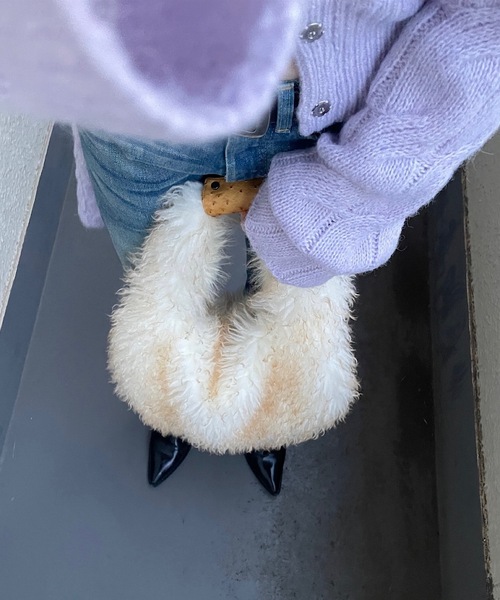 igi（イジ）の「MUDDY DOG TOTE / バイカラーラウンドファーバッグ 