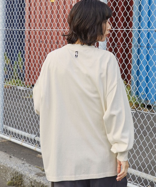 NBA（エヌビーエー）の「NBA/エヌビーエー 別注 チームロゴ刺繍/プリント ヴィンテージ加工 ビッグシルエットロンT（Tシャツ/カットソー・メンズ・ブラック/ホワイト系/オフホワイト/ブラウン/ブラック系1/ブラック系・L/M）」の19枚目の写真