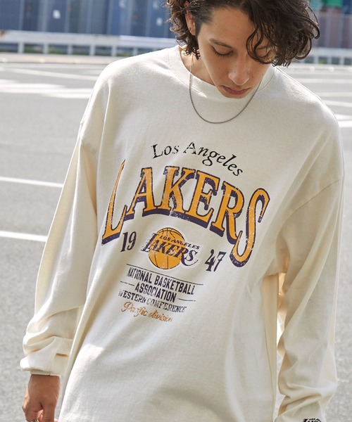 NBA（エヌビーエー）の「NBA/エヌビーエー 別注 チームロゴ刺繍/プリント ヴィンテージ加工 ビッグシルエットロンT（Tシャツ/カットソー・メンズ・ブラック/ホワイト系/オフホワイト/ブラウン/ブラック系1/ブラック系・L/M）」の7枚目の写真