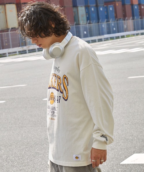 NBA（エヌビーエー）の「NBA/エヌビーエー 別注 チームロゴ刺繍/プリント ヴィンテージ加工 ビッグシルエットロンT（Tシャツ/カットソー・メンズ・ブラック/ホワイト系/オフホワイト/ブラウン/ブラック系1/ブラック系・L/M）」の8枚目の写真