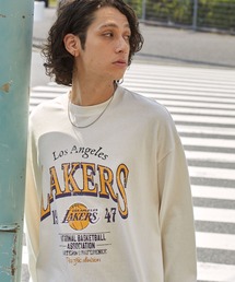 NBA（エヌビーエー）の「NBA/エヌビーエー 別注 チームロゴ刺繍/プリント ヴィンテージ加工 ビッグシルエットロンT（Tシャツ/カットソー）」