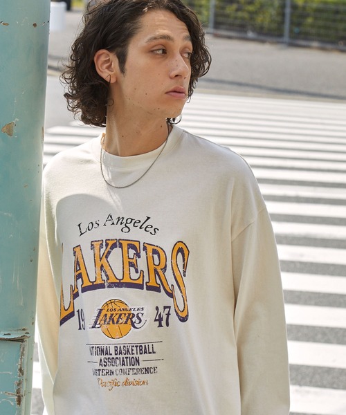 NBA（エヌビーエー）の「NBA/エヌビーエー 別注 チームロゴ刺繍/プリント ヴィンテージ加工 ビッグシルエットロンT（Tシャツ/カットソー・メンズ・ブラック/ホワイト系/オフホワイト/ブラウン/ブラック系1/ブラック系・L/M）」の9枚目の写真