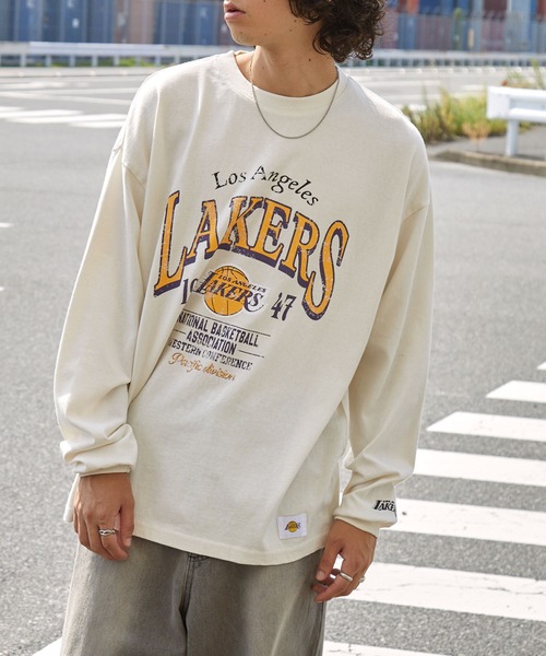 NBA（エヌビーエー）の「NBA/エヌビーエー 別注 チームロゴ刺繍/プリント ヴィンテージ加工 ビッグシルエットロンT（Tシャツ/カットソー・メンズ・ブラック/ホワイト系/オフホワイト/ブラウン/ブラック系1/ブラック系・L/M）」の10枚目の写真