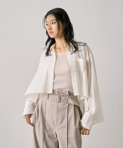 UNITED TOKYO（ユナイテッドトウキョウ）の「バックテールフレアシャツ｜ウォッシャブル/冷房対策/防シワ/シアーシャツ/秋服（シャツ/ブラウス・レディース・アイボリー/ライトグレー・FREE）」の19枚目の写真