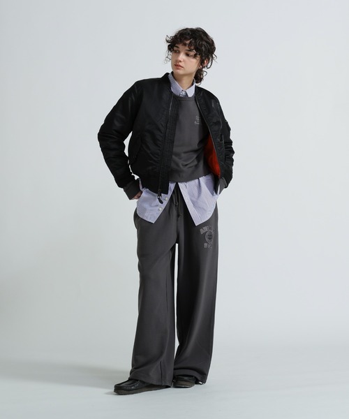 AVIREX(アヴィレックス)の「《直営店限定》AVIREX 50th VARSITY PANTS/バーシティーパンツ(スウェットパンツ・レディース・エンジ/チャコールグレー/オフホワイト・S/M)」の5枚目の写真