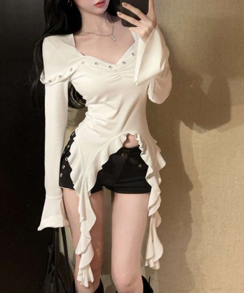 lilful(リルフル)の「スタッズ付き アシンメトリーフリルトップス アイレット(Tシャツ/カットソー・レディース・ブラック/ホワイト・M/S)」の9枚目の写真