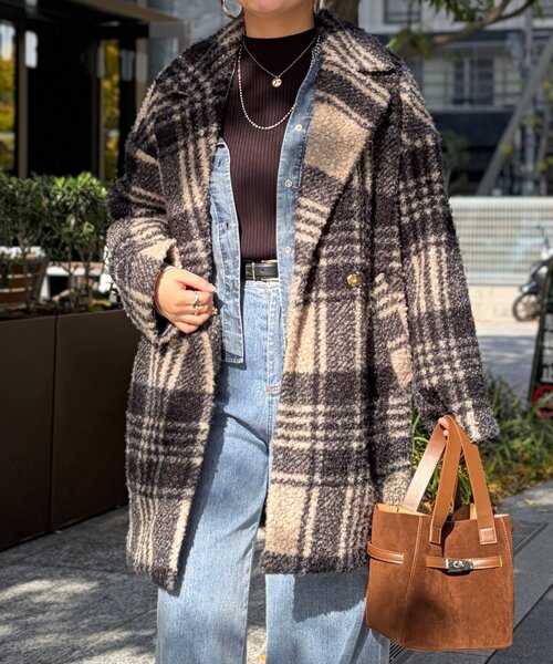 Chez toi（シェトワ）の「ブークレファーチェックコート（その他アウター・レディース・グレイッシュベージュ/ネイビー/ベージュ・FREE）」の4枚目の写真