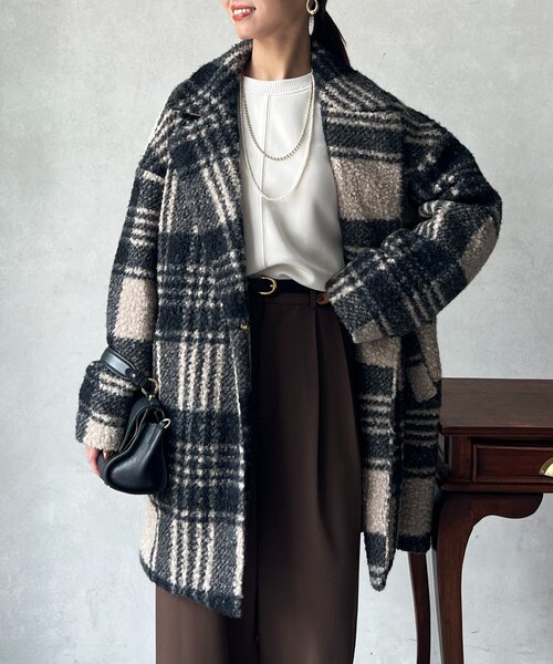 Chez toi（シェトワ）の「ブークレファーチェックコート（その他アウター・レディース・グレイッシュベージュ/ネイビー/ベージュ・FREE）」の12枚目の写真