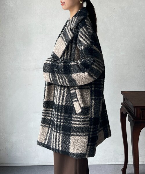 Chez toi（シェトワ）の「ブークレファーチェックコート（その他アウター・レディース・グレイッシュベージュ/ネイビー/ベージュ・FREE）」の14枚目の写真