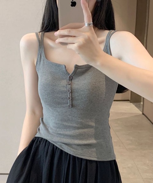 Lace Ladies(レースレディース)の「ソリッドカラー ヘンリーネック ノースリーブ カップ付き 薄裏起毛 タンクトップ(キャミソール・レディース・ブラック/ダークグレー/ライトグレー/ホワイト・FREE)」の12枚目の写真