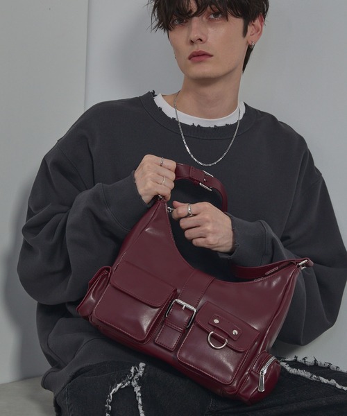 ANEDIST（アンディスト）の「half moon multi pocket shoulder bag