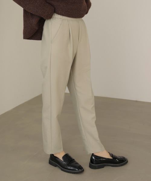 Bou Jeloud(ブージュルード)の「スラっとテーパードパンツ(その他パンツ・レディース・カーキ/ブラック/キャメル/ベージュ・38/40)」の6枚目の写真