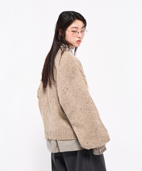 Elanque（エランク）の「Volume Embroidrerd knit/ボリューム刺繍ニット（ニット/セーター・メンズ・ベージュ/グレー・MEDIUM/LARGE）」の6枚目の写真