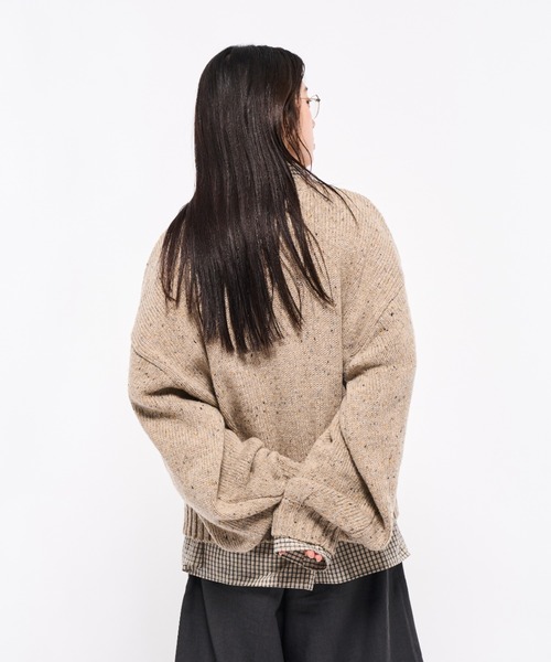 Elanque（エランク）の「Volume Embroidrerd knit/ボリューム刺繍ニット（ニット/セーター・メンズ・ベージュ/グレー・MEDIUM/LARGE）」の7枚目の写真