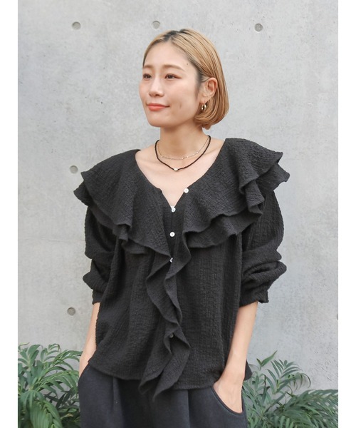 Ungrid（アングリッド）の「フリルデザインブラウス（シャツ/ブラウス・レディース・オフホワイト/ブルー/ブラック・FREE）」の2枚目の写真