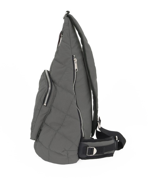 ADAM PATEK(アダムパテック)の「ADAMPATEK/square quilt sling bag/ワンショルダースクエアキルトスリングバック(ボディバッグ/ウエストポーチ・メンズ・グレー/ブラック・FREE)」の14枚目の写真