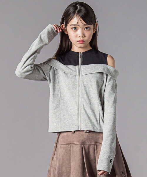 ZIDDY（ジディ）の「オフショルダージップトップス(130~160cm)（Tシャツ/カットソー・キッズ・グレー/ブラック・130cm/FREE/150cm/140cm）」の2枚目の写真