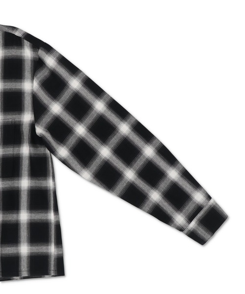 SPINNS(スピンズ)の「短丈オンブレチェックシャツ/ネルシャツ/レイヤード/ショート丈(シャツ/ブラウス・メンズ・ブラック/グリーン/レッド/チャコール・ONESIZE)」の10枚目の写真