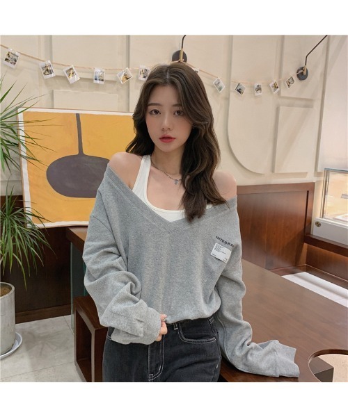 Ritzy(リッツィー)の「ホルダーネック フェイクレイヤードデザイン トップス(Tシャツ/カットソー・レディース・ライトグレー/グレー・M/L)」の1枚目の写真