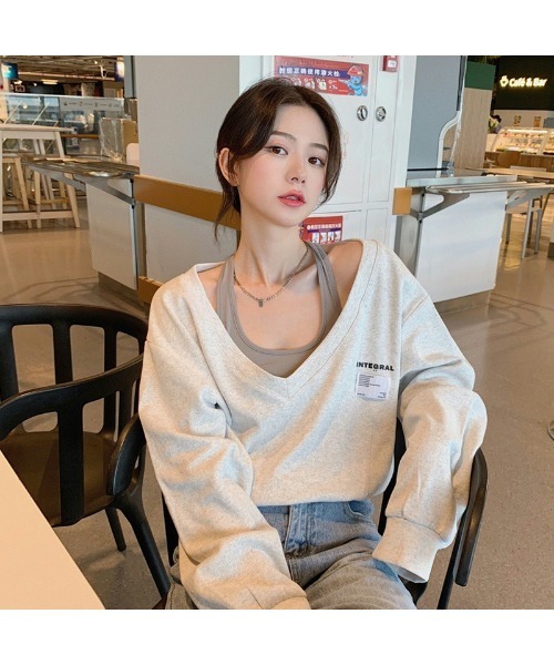 Ritzy(リッツィー)の「ホルダーネック フェイクレイヤードデザイン トップス(Tシャツ/カットソー・レディース・ライトグレー/グレー・M/L)」の2枚目の写真