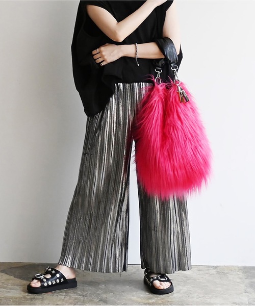 COMMON WARE（コモンウェアー）の「EM:cheek チーク monster one shoulder/モンスター ワンショルダー（ショルダーバッグ・レディース・サックスブルー/イエロー/ピンク/パープル・FREE）」の4枚目の写真